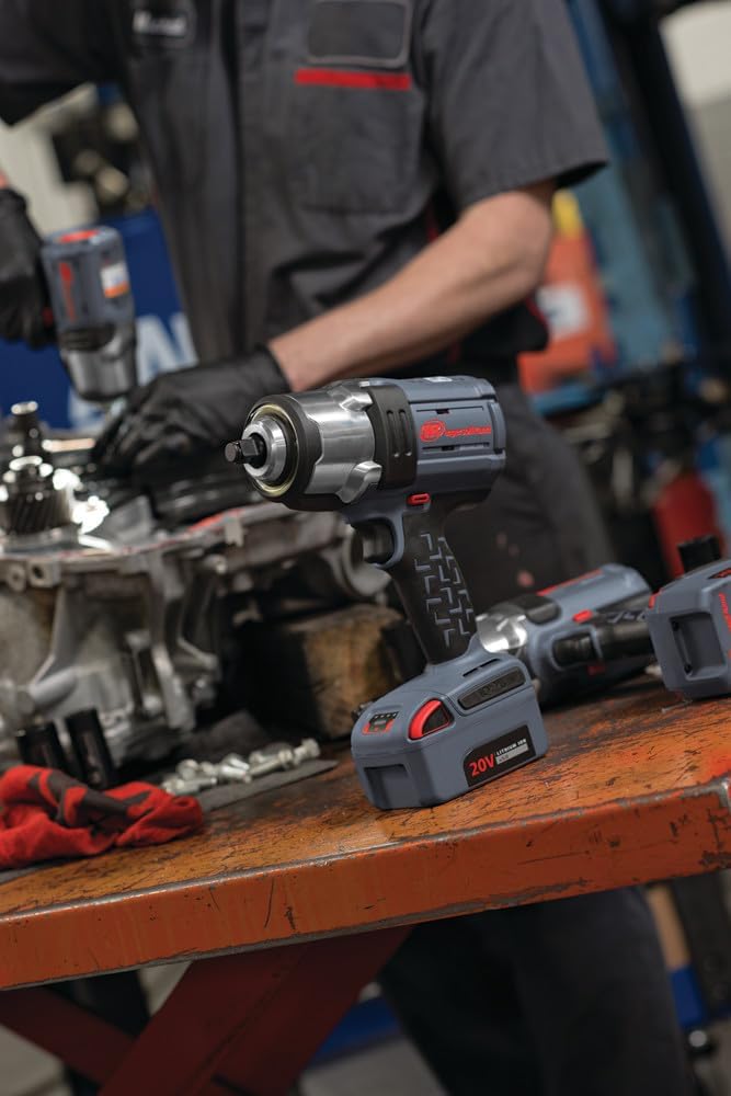 Ingersoll Rand IQV20-K201 Cordless Impact Wrench Combo Kit w/ W7152 1/2' High Torque Impact Wrench, W5133 3/8' Compact Impact Wrench, 2 Batteries, Universal Charger and Tool Bag