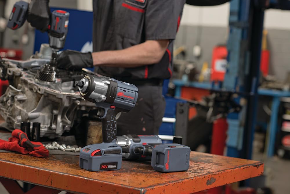 Ingersoll Rand IQV20-K201 Cordless Impact Wrench Combo Kit w/ W7152 1/2' High Torque Impact Wrench, W5133 3/8' Compact Impact Wrench, 2 Batteries, Universal Charger and Tool Bag