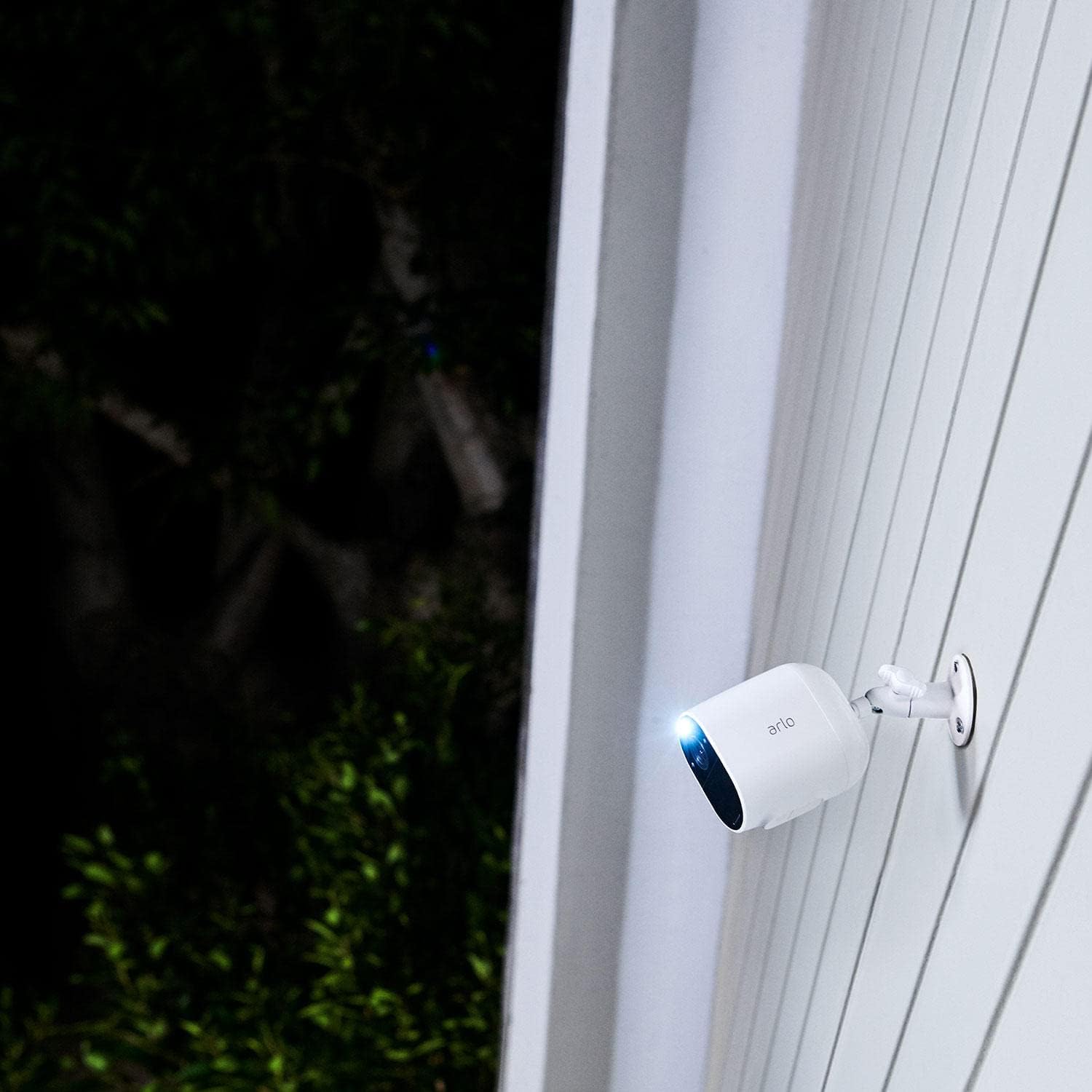 Arlo Essential Spotlight 4 Cameras + 1 Solar Panel, Motion Only Alert Type