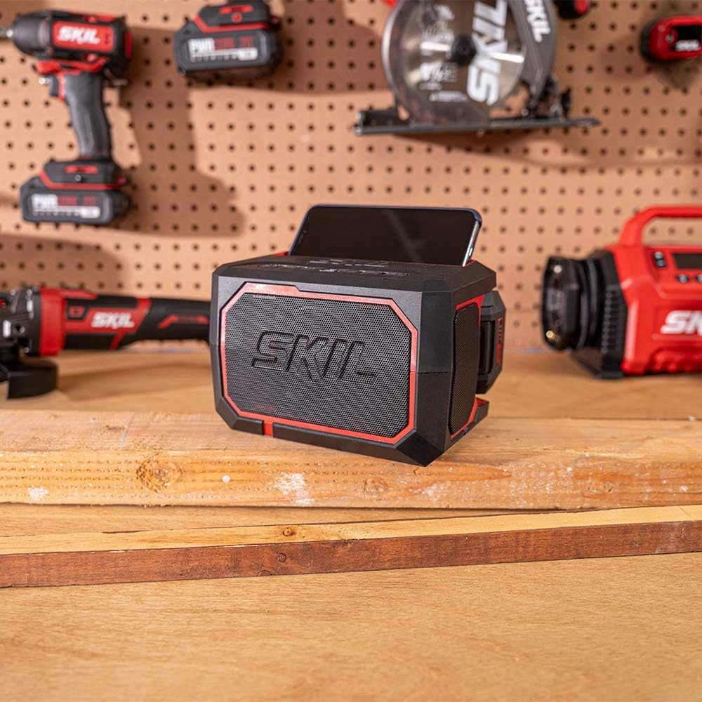 SKIL PWR CORE 20 Brushless 20V 4-Tool Combo Kit, Included 2.0Ah Lithium Battery, 4.0Ah Lithium Battery and PWR JUMP Charger - CB7440-21