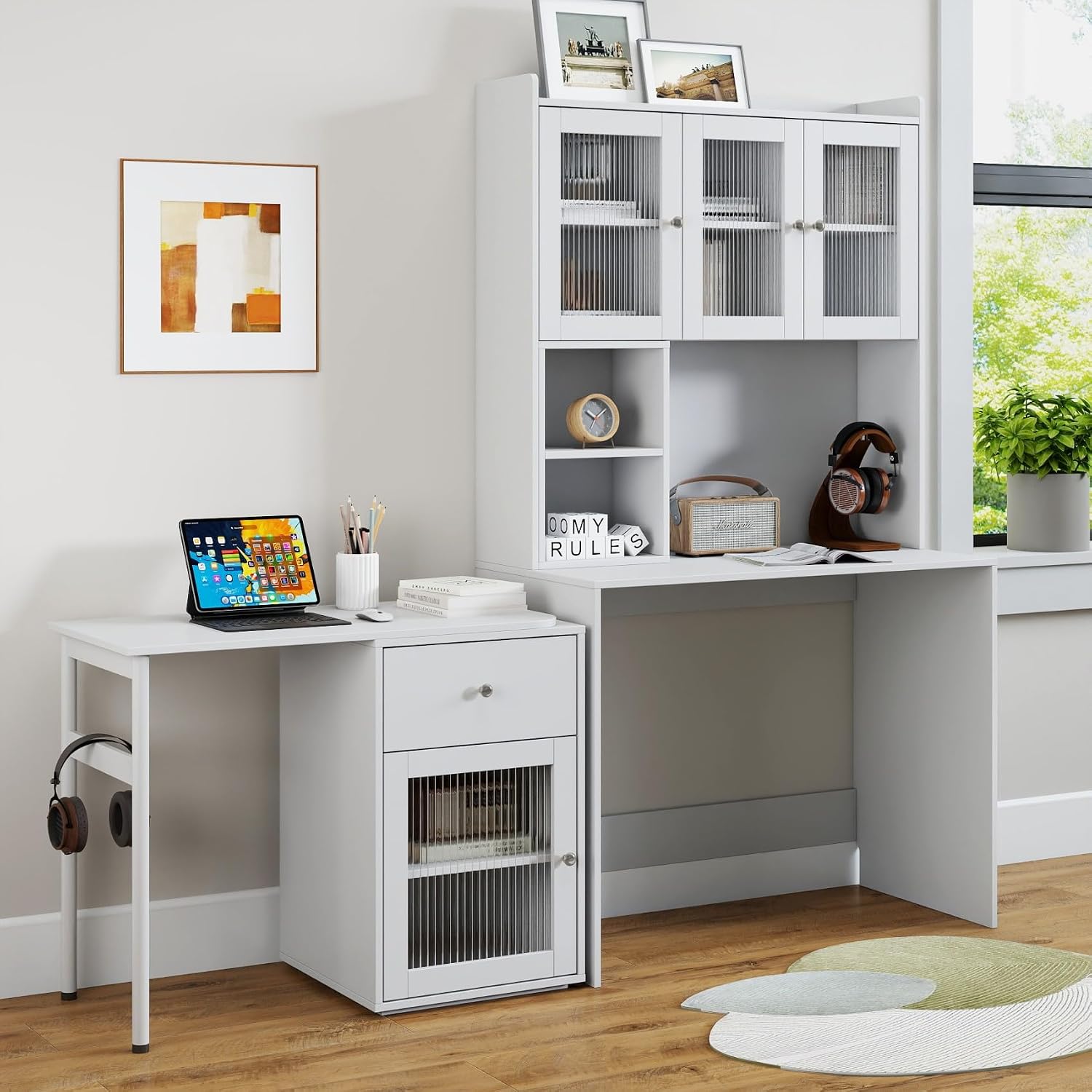 KEIKI L Shaped Home Office Desks with 90° Rotating Retractable Desktop, Glass Door, Hutch, Drawers, Bookshelf & Storage Shelves, Modern Gaming Computer Corner Table for Work, Study, Writing, White