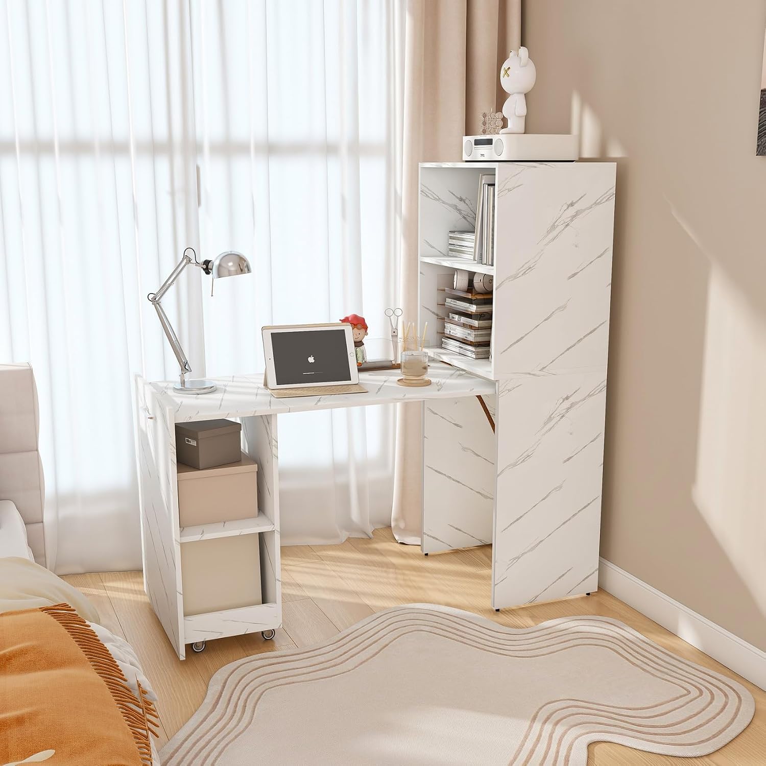 KEIKI Home Office Stretchable Desks with Storage Shelves and Mobile Wheels, Modern Wood Foldable Desk Gaming Computer Corner Table for Apartments Work, Study, Writing, White Marble